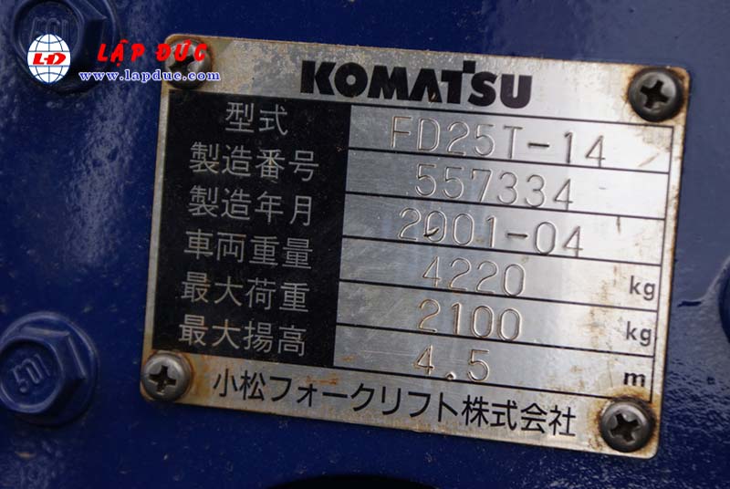 Xe nâng KOMATSU máy dầu 2.5 tấn FD25T-14 # 557334 giá rẻ