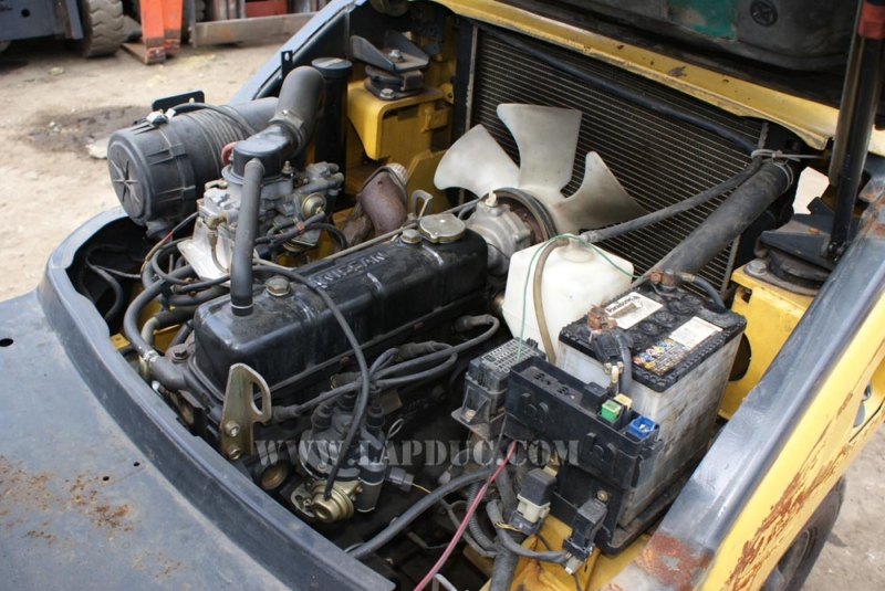 Xe nâng cũ động cơ xăng KOMATSU 1.5 tấn FG15LC-18 giá rẻ