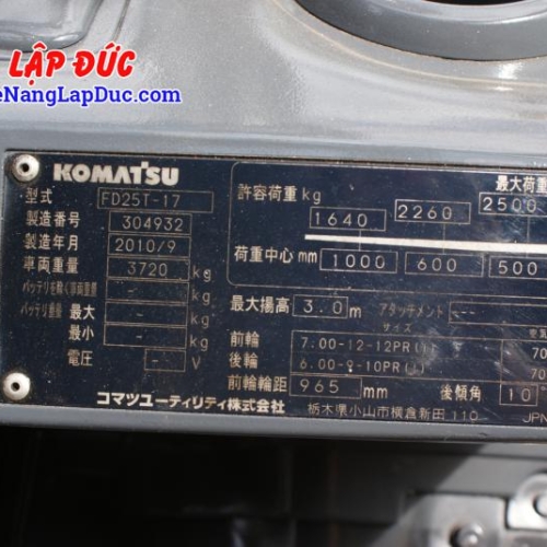 Xe nâng KOMATSU máy dầu 2.5 tấn FD25T-17 giá rẻ