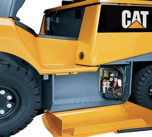 Xe nâng điện 4 bánh Caterpillar 1.6 tấn- 2 tấn 14