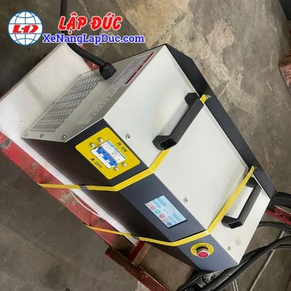 Máy sạc nhanh pin Lithium Xe nâng 48V 200A