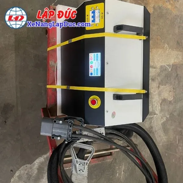 Máy sạc nhanh pin Lithium Xe nâng 48V 200A