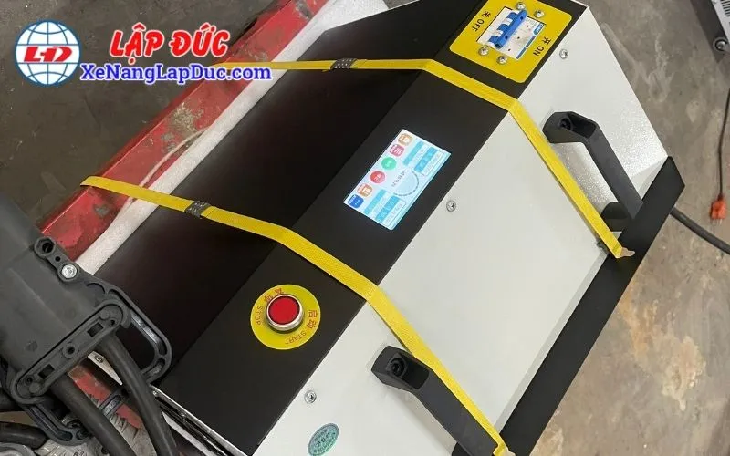 Máy sạc nhanh pin Lithium Xe nâng 48V 200A