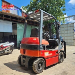 Xe nâng điện 1.4 tấn ngồi lái Toyota 7FB14 #55862 Sử dụng điện năng giúp giảm thiểu chi phí nhiên liệu lên đến 50% so với xe nâng dầu.