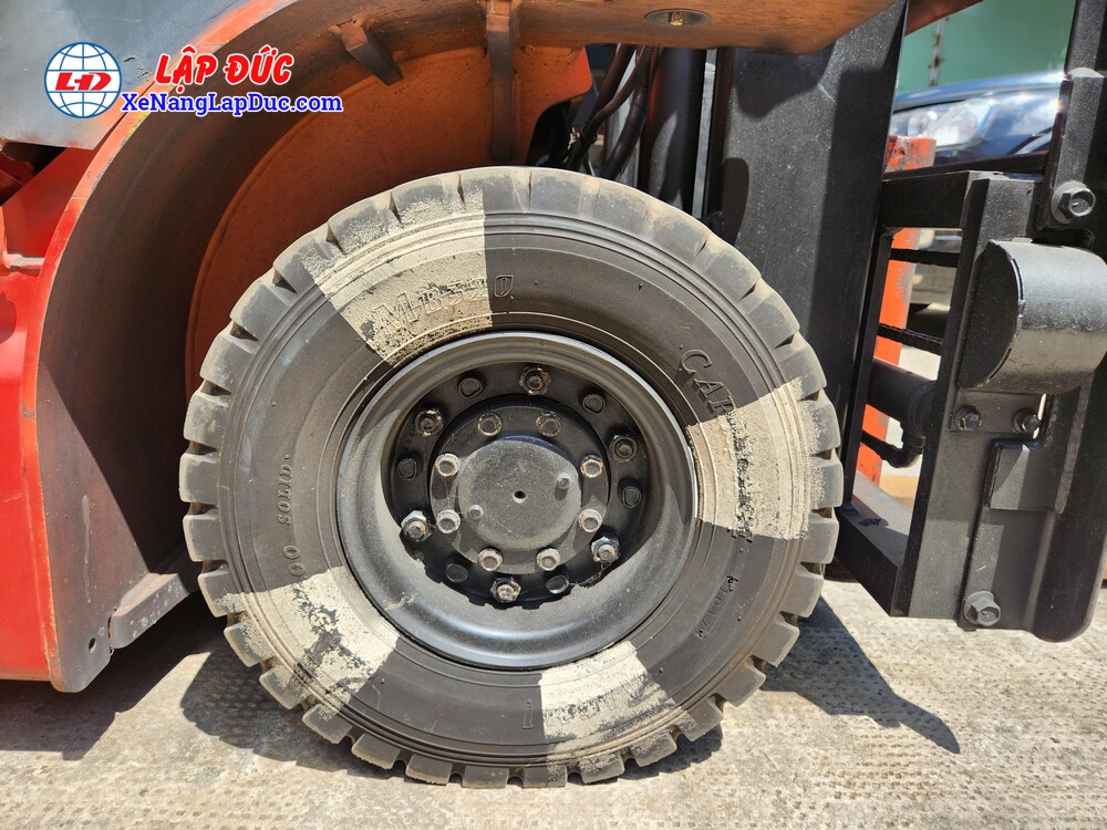 Xe sử dụng lốp trước kích thước 600 9