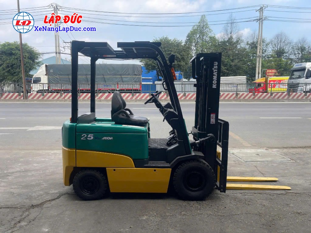 Xe nâng điện 2.5 tấn KOMATSU FB25EX-11