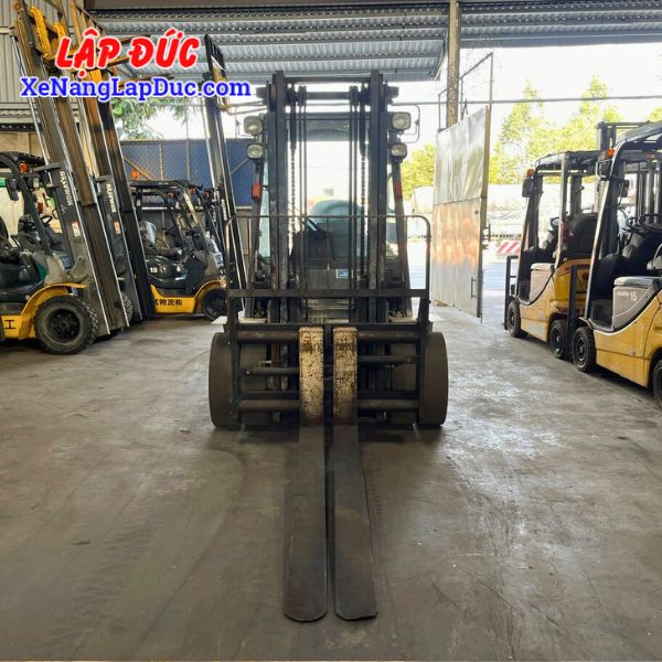 Xe nâng dầu 3 tấn UNICARRIERS FHD30T5