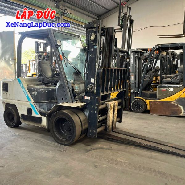 Xe nâng dầu 3 tấn UNICARRIERS FHD30T5