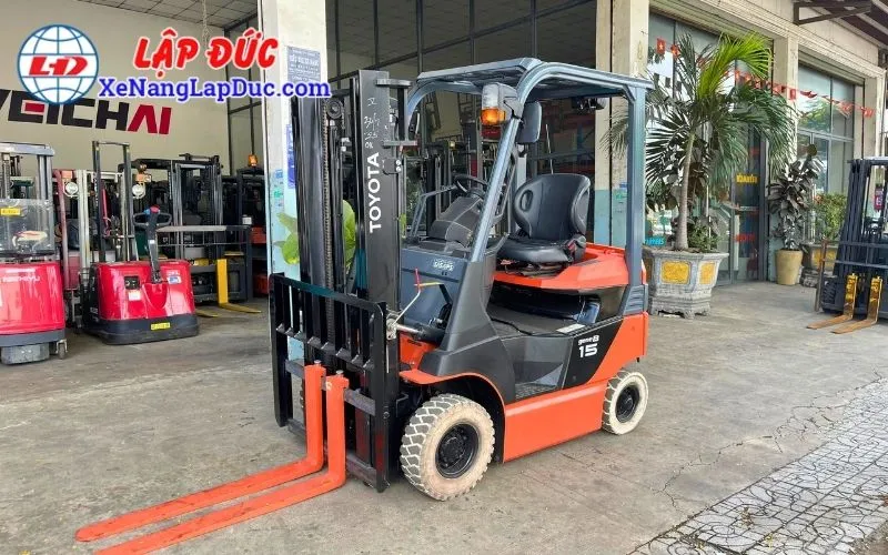 Xe Nâng Điện Ngồi 1.5 Tấn TOYOTA 8FB15
