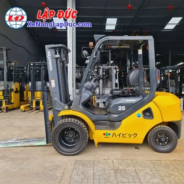 Xe Nâng Dầu 2.5 Tấn KOMATSU FD25T-17