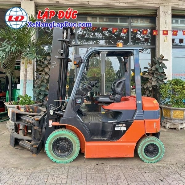 Xe Nâng Điện Ngồi Lái 2.5 Tấn TOYOTA 40-8FB25