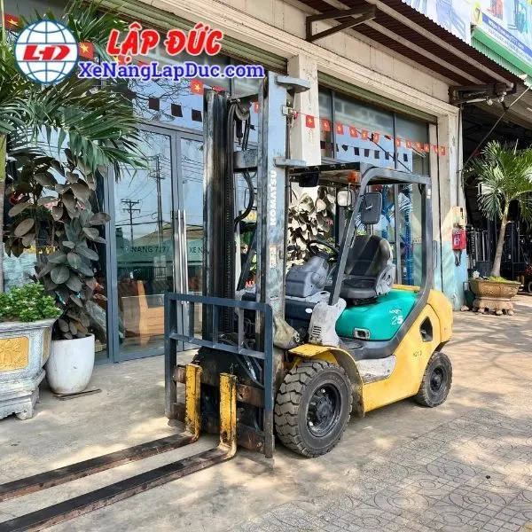 Xe Nâng Dầu 2.5 Tấn KOMATSU FD25C-16