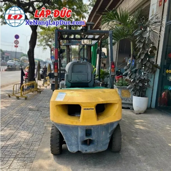 Xe Nâng Dầu 2.5 Tấn KOMATSU FD25C-16