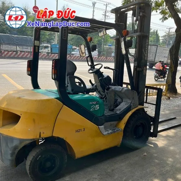 Xe Nâng Dầu 2.5 Tấn KOMATSU FD25C-16