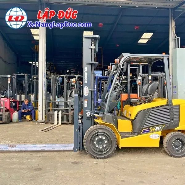Xe Nâng Điện Ngồi Lái 3 Tấn KOMATSU FE30-2