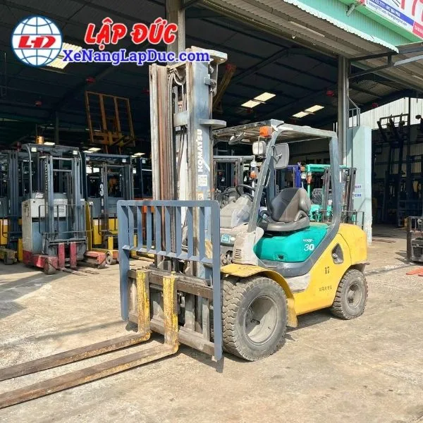 Xe Nâng Dầu 3 Tấn KOMATSU FD30C-16