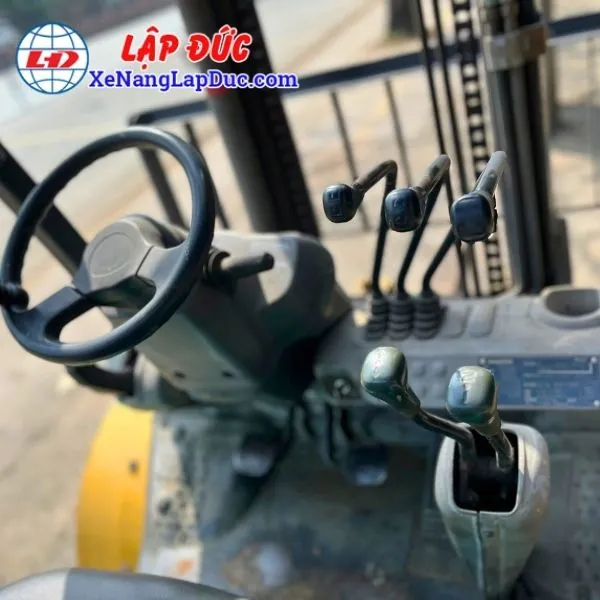 Xe Nâng Dầu 3 Tấn KOMATSU FD30C-16