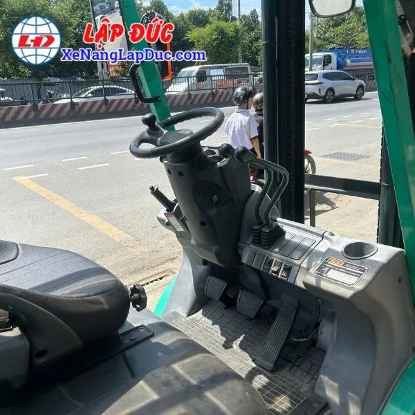 Xe Nâng Dầu 2.5 Tấn MITSUBISHI FDE25T