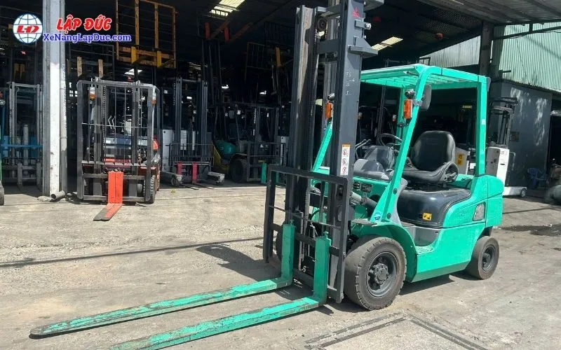 Xe Nâng Dầu 2.5 Tấn MITSUBISHI FDE25T