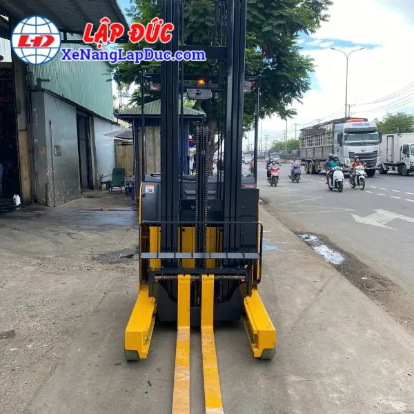 Xe Nâng Điện Đứng Lái 1.5 Tấn KOMATSU FB15RL-15