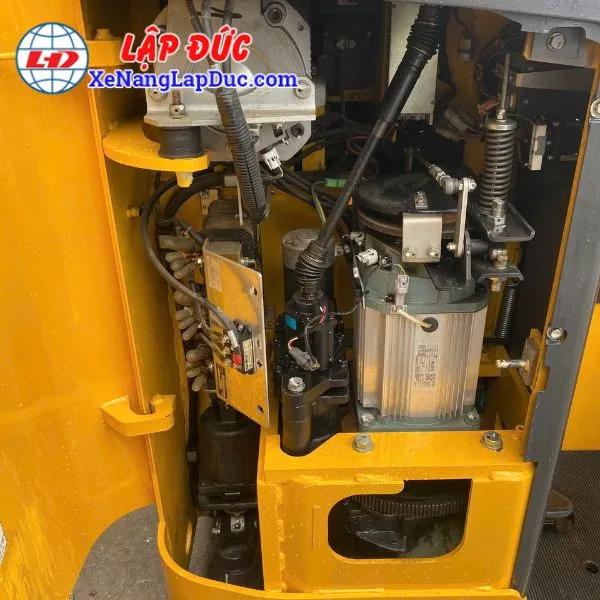 Xe Nâng Điện Đứng Lái 1.5 Tấn KOMATSU FB15RL-15