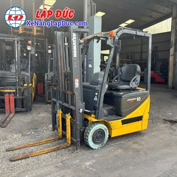 xe-nang-dien-ngoi-lai-1-tan-komatsu-fb10m-12-2 (1) Xe Nâng Điện Ngồi lái 1 Tấn KOMATSU FB10M-12
