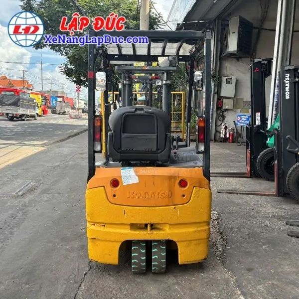 xe-nang-dien-ngoi-lai-1-tan-komatsu-fb10m-12-2 (4) Xe Nâng Điện Ngồi lái 1 Tấn KOMATSU FB10M-12