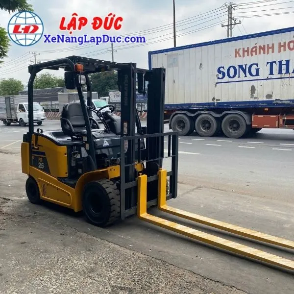 Xe Nâng Điện Ngồi Lái 2.5 Tấn KOMATSU FB25-12