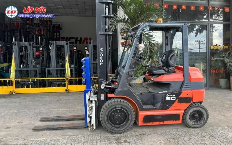 Xe Nâng Điện Ngồi Lái 3 Tấn TOYOTA 8FB30
