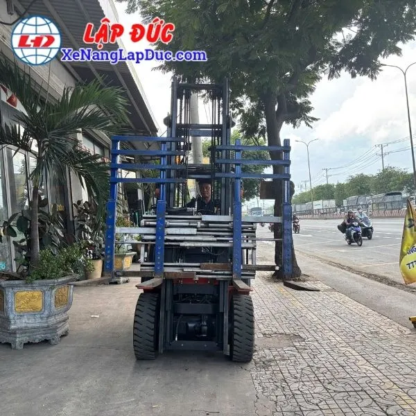 Xe Nâng Điện Ngồi Lái 3 Tấn TOYOTA 8FB30