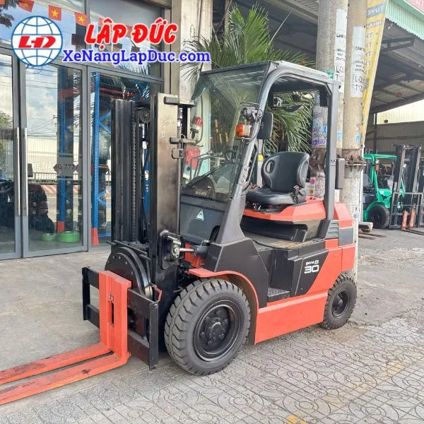 Xe Nâng Điện Ngồi Lái 3 Tấn TOYOTA 8FB30