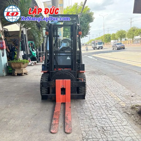 xe-nang-dien-ngoi-lai-3-tan-toyota-8fb30-4 (4) Xe Nâng Điện Ngồi Lái 3 Tấn TOYOTA 8FB30