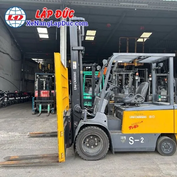 xe-nang-dien-ngoi-lai-3-tan-unicarriers-fb30-8-2 (2) Xe Nâng Điện Ngồi Lái 3 Tấn UNICARRIERS FB30-8