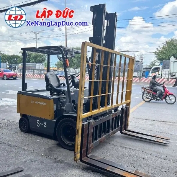xe-nang-dien-ngoi-lai-3-tan-unicarriers-fb30-8-2 (3) Xe Nâng Điện Ngồi Lái 3 Tấn UNICARRIERS FB30-8