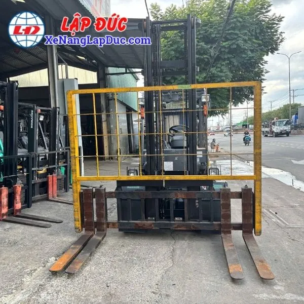 xe-nang-dien-ngoi-lai-3-tan-unicarriers-fb30-8-2 (4) Xe Nâng Điện Ngồi Lái 3 Tấn UNICARRIERS FB30-8