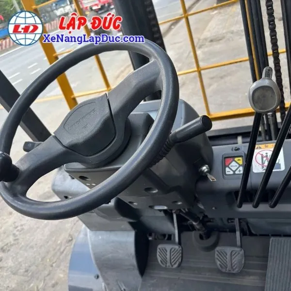 xe-nang-dien-ngoi-lai-3-tan-unicarriers-fb30-8-2 (6) Xe Nâng Điện Ngồi Lái 3 Tấn UNICARRIERS FB30-8
