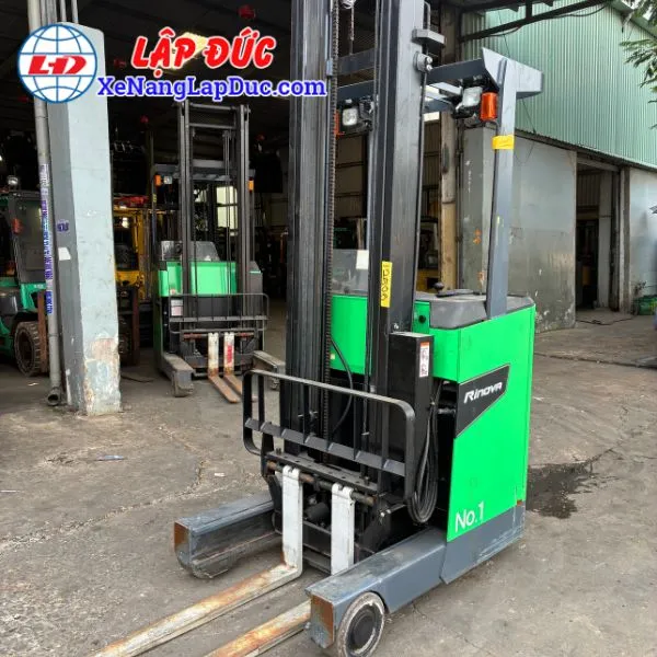 Xe Nâng Điện Đứng Lái 900 Kg TOYOTA 8FBRK9