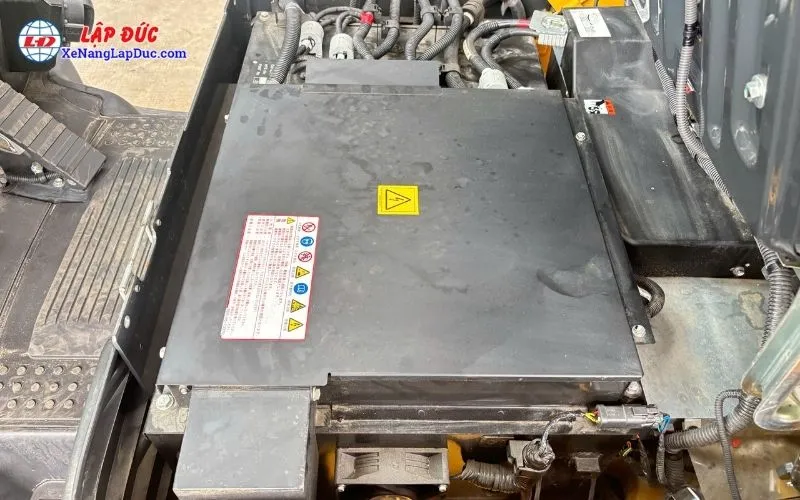 Xe Nâng Điện Ngồi Lái 1.5 Tấn KOMATSU FE15-1