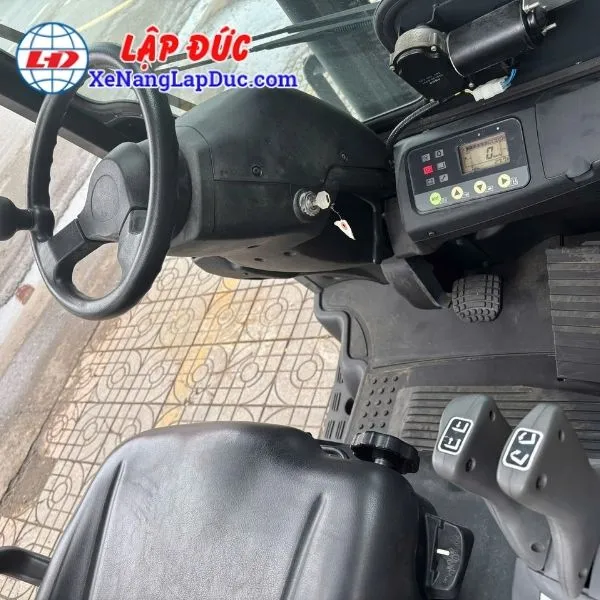 xe-nang-dien-ngoi-lai-1-5-tan-komatsu-fe15-1-2 (6) Xe Nâng Điện Ngồi Lái 1.5 Tấn KOMATSU FE15-1