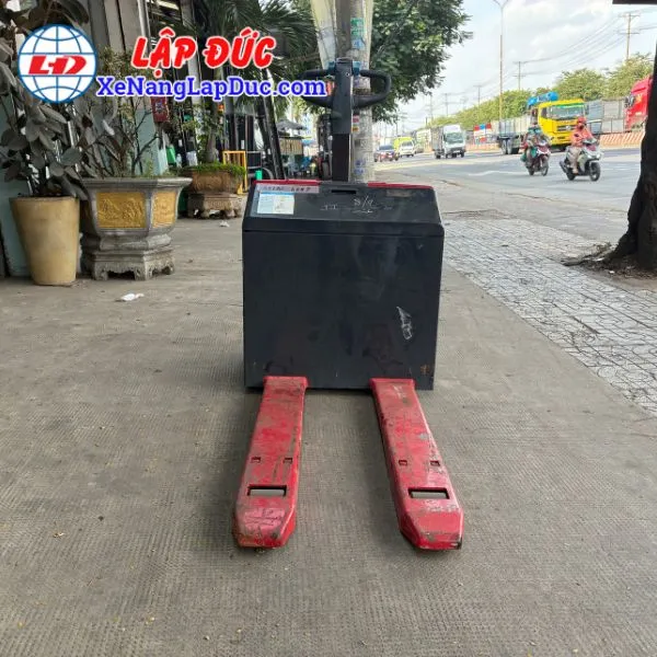 Xe nâng tay điện 1.5 tấn Nichiyu PLD15-70-C10