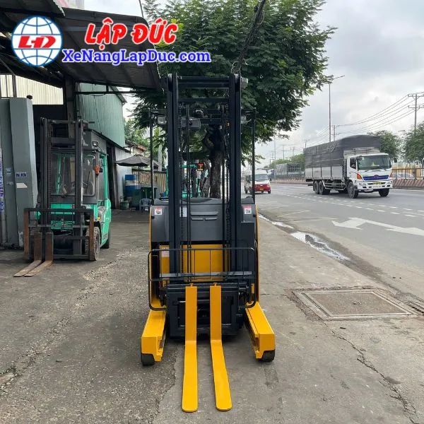 xe-nang-dien-dung-lai-1-5-tan-komatsu-fb15rl-15-7 (5) Xe Nâng Điện Đứng Lái 1.5 Tấn KOMATSU FB15RL-15