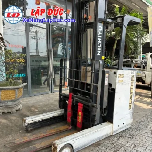Xe Nâng Điện Đứng Lái 2.5 Tấn NICHIYU FBRM25-80-430AF