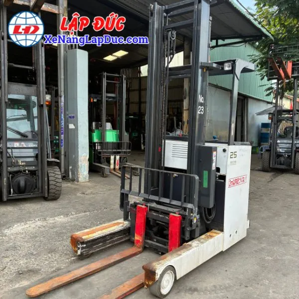 Xe Nâng Điện Đứng Lái 2.5 Tấn NICHIYU FBRM25-85B-450SF