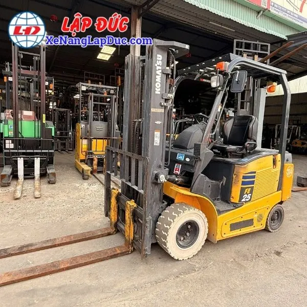 xe-nang-dien-ngoi-lai-2-5-tan-komatsu-fe25-1-6 (1) Xe Nâng Điện Ngồi Lái 2.5 Tấn KOMATSU FE25-1
