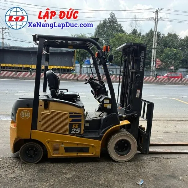 xe-nang-dien-ngoi-lai-2-5-tan-komatsu-fe25-1-6 (3) Xe Nâng Điện Ngồi Lái 2.5 Tấn KOMATSU FE25-1
