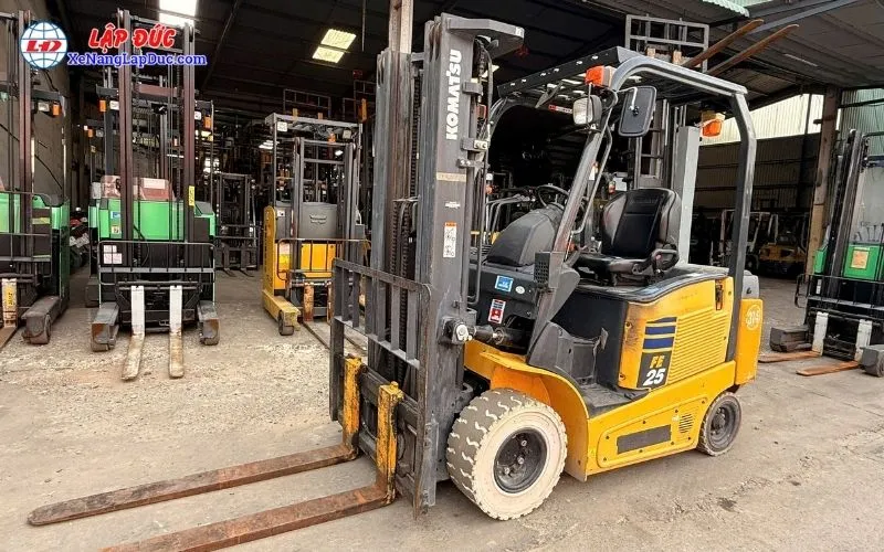 Xe Nâng Điện Ngồi Lái 2.5 Tấn KOMATSU FE25-1