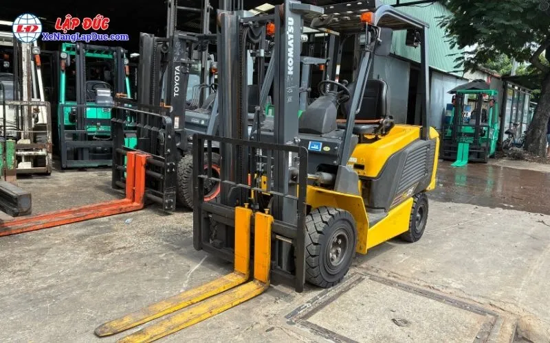 Xe Nâng Điện Ngồi Lái 2.5 Tấn KOMATSU FE25-2