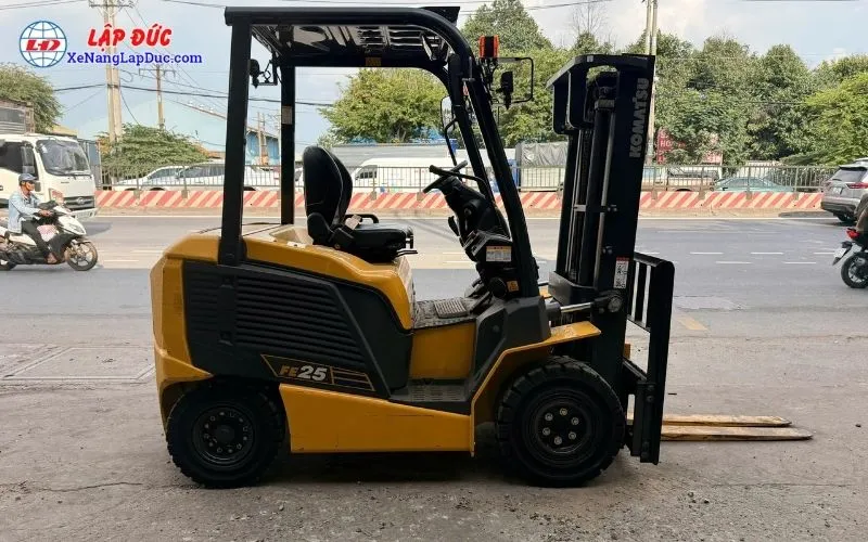 Xe Nâng Điện Ngồi Lái 2.5 Tấn KOMATSU FE25-2