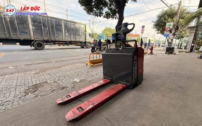 Xe nâng tay điện 2 tấn NICHIYU PLD20S-70-WH12Z